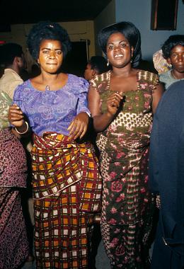 Dancing at La Cote nightclub, Kinshasa, Congo (Democratic Republic), [slide],  Name: Elisofon, Eliot,  Date: 1970s