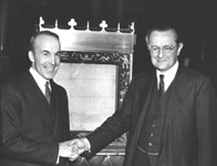 MacLeish and Lord Lothian shaking hands