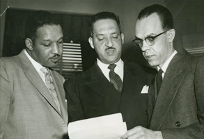 Three lawyers confer at the Supreme Court, 1953. Gelatin silver print. New York World-Telegram & 
Sun Collection, Prints and Photographs Division, Library of Congress (98)