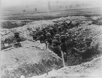 American soldiers in trenches, France, 1918
