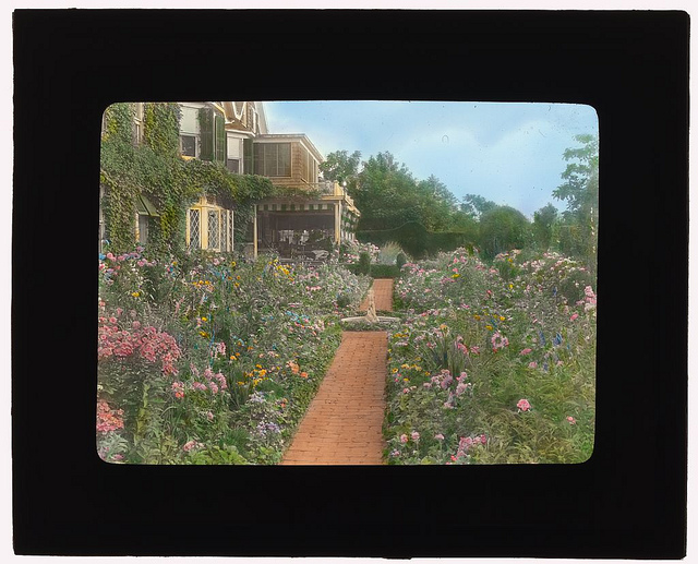 ["Gardenside," Frederick Augustus Snow house, Ox Pasture Road, Southampton, New York. (LOC)