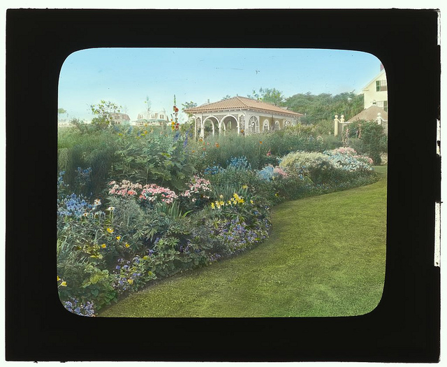 ["Breaknolle," George Melburn Studebaker house, Ocean Boulevard, Littlle Boars Head, N.H. (LOC)