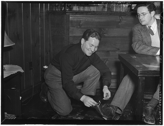 [Portrait of Carl Mirman and William P. Gottlieb, Washington, D.C., ca. Dec. 1941] (LOC)