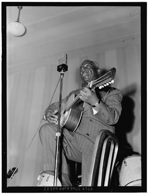 [Portrait of Leadbelly, National Press Club, Washington, D.C., between 1938 and 1948] (LOC)