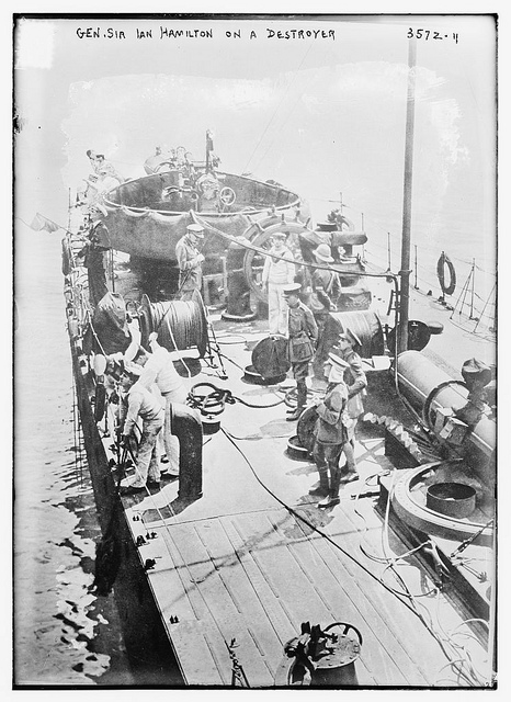 Gen. Sir Ian Hamilton on a destroyer  (LOC)