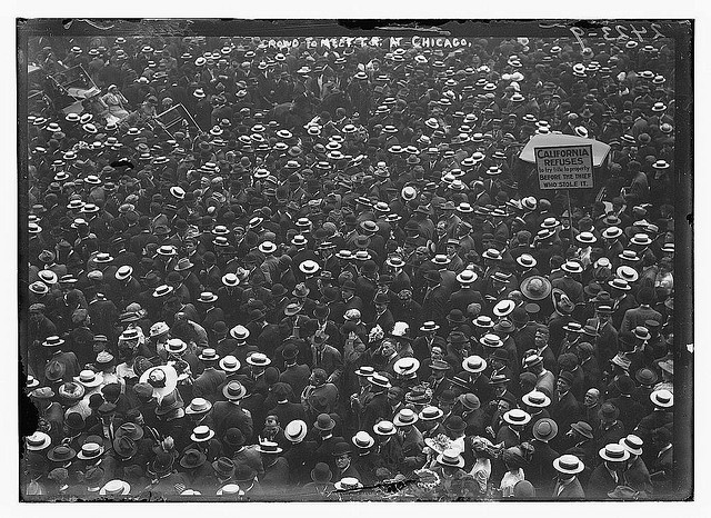 Crowd to meet T.R. at Chicago (LOC)