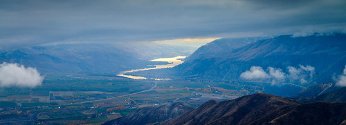 Columbia River Low Clouds – Winter weather moves into the Columbia River corridor near Chelan, Wash. Photo by David Walsh, Bureau of Reclamation.