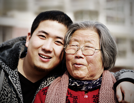 Senior-Grandma-and-Grandson