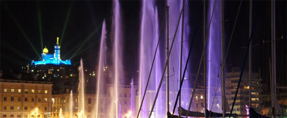 Water show on the Vieux port with Notre Dame de la Garde at the back (DOS photo)
