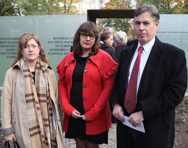 Erika Schlager, Counsel for International Law of the U.S. Commission on Security and Cooperation in Europe, Prof. Ethel Brooks, a representative of American Roma and Special Envoy for Holocaust Issues Douglas Davidson in front of the memorial.