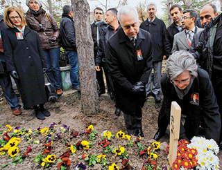 Ambassador Ricciardone at the Funeral Service for Mustafa Akarsu – Kizilcahamam, Turkey (February 2, 2013)