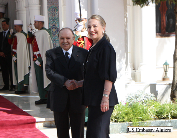 Secretary Hillary Clinton and President Abdelaziz Bouteflika(US Embassy photo)