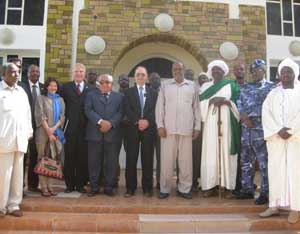 Ambassador Stafford with group (Embassy Image)