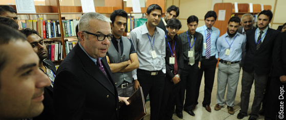 Ambassador Richard Hoagland meets aspiring young entrepreneurs from Peshawar to celebrate Global Entrepreneurship Week