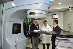 Secretary Locke, Congressman McDermott and Congressman Reichert Made in America radiotherapy equipment at Seoul National University Hospital