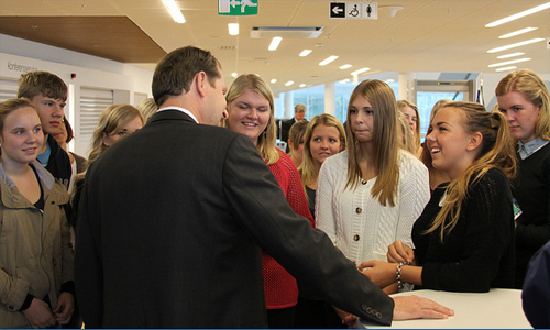 Ambassador Brzezinski talking with a group of highschool students. (Embassy photo)