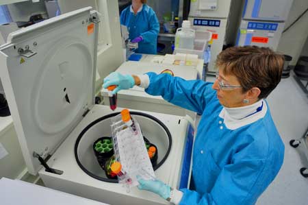 Linda Nichols performs blood test in ORISE Beryllium Lab