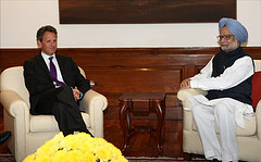 Secretary Timothy Geithner with Prime Minister Manmohan Singh