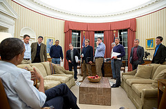 Secretary Geithner participates in Oval Office meeting