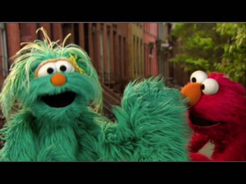 Elmo & Rosita: The Right Way to Sneeze!
