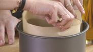 How to line a round cake tin