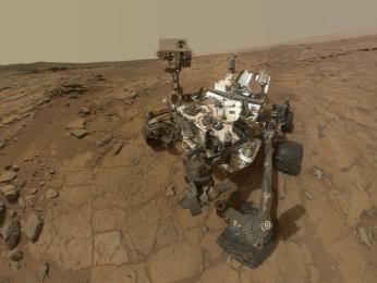 Curiosity rover's self portrait