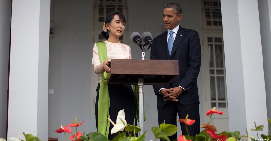 U.S. President Barack Obama and Daw Aung San Suu Kyi speak to the press at her residence in Burma, Nov. 19, 2012. [AP File Photo]