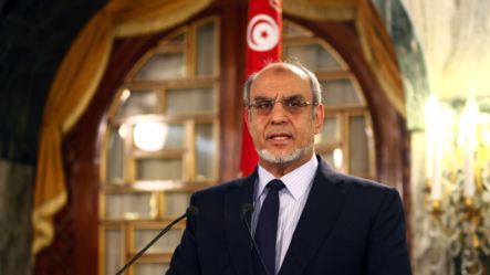 تیونس کے وزیرِاعظم حمادی جبالی اپنے عہدے سے مستعفی ہونے کا اعلان کر رہے ہیں