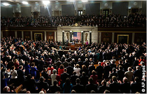 座无虚席的国会会议厅 (AP Images)