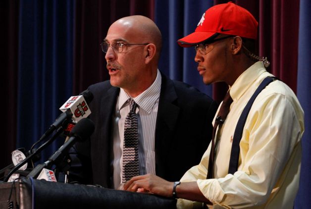 Coach Mark Mariakis, left, stands with Vonn Bell, a Ridgeland High School safety, as Bell announces that he is signing with Ohio State University during a news conference on national signing day Wednesday, Feb. 6, 2013, in Rosslbe. Ga. (AP Photo/Chattanooga Times Free Press, Dan Henry) THE DAILY CITIZEN OUT; NOOGA.COM OUT; CLEVELAND DAILY BANNER OUT; LOCAL INTERNET OUT, MANDATORY CREDIT Photo: Dan Henry, Associated Press / Chattanooga Times Free Press
