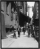 Thumbnail for: Bundle boys. St. Louis, Mo., 05/1910