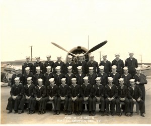 Picture of Airplane and Servicemen