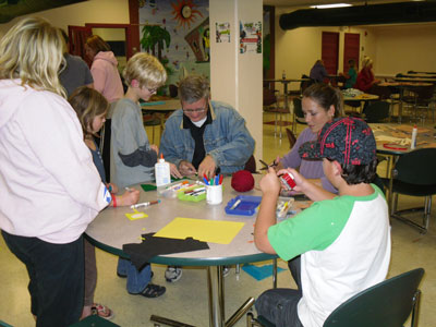 Davenport-parents-helping-students_web