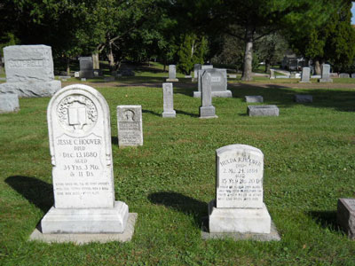 Jesse's-and-Hulda's-gravestone_web