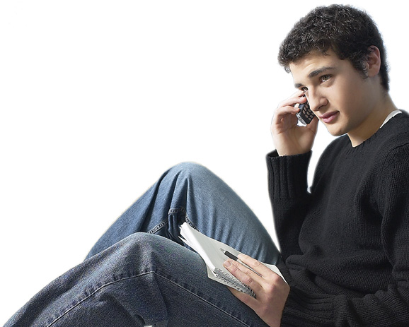 Imagen de un joven
hablando por teléfono.