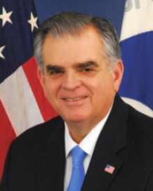 Official Portrait of US Department of Transportation Secretary Ray Lahood