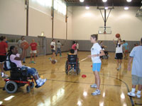 Kids lpaying basketball