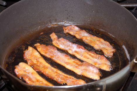 Bacon frying (2)