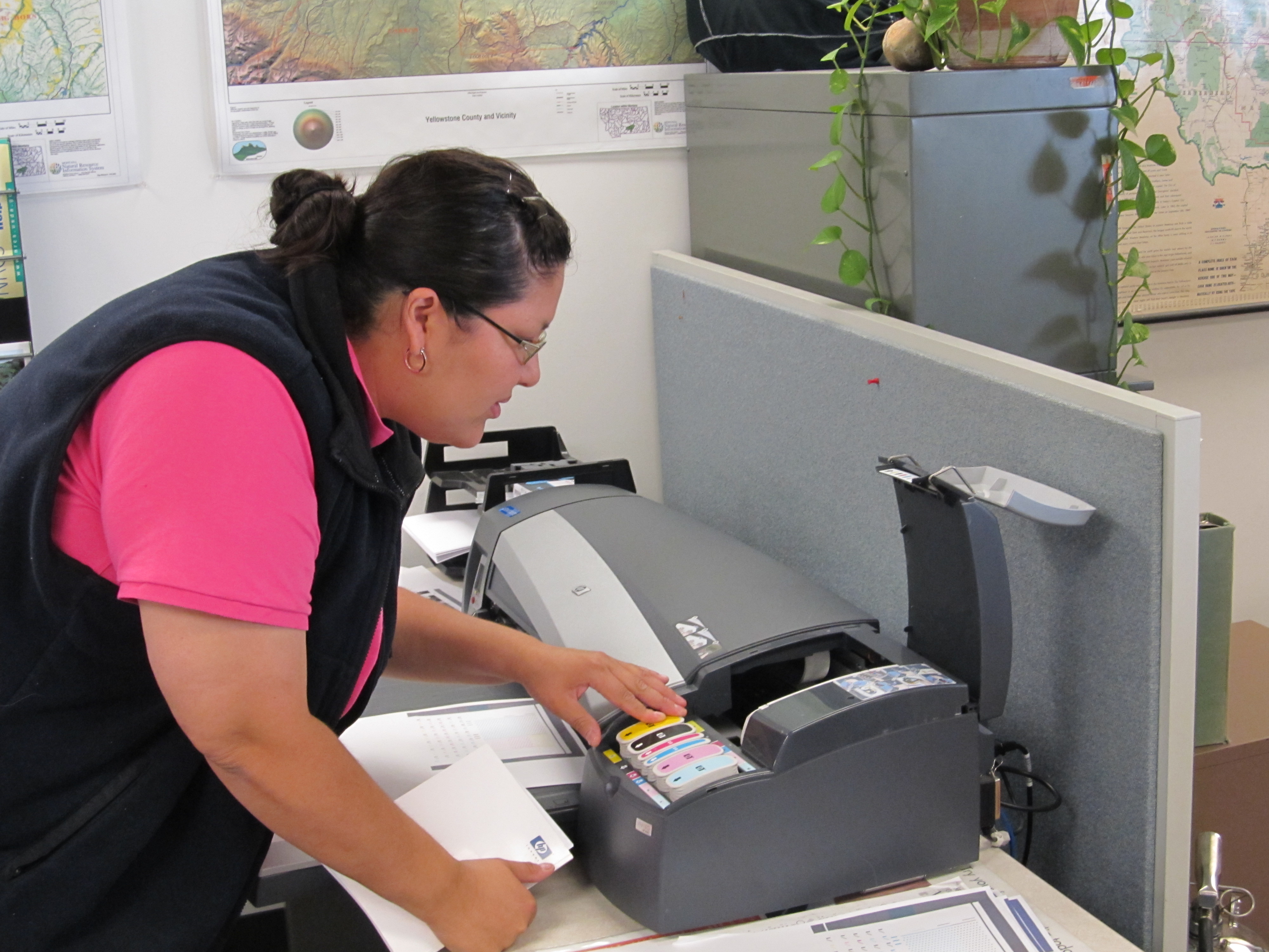 MT volunteer working in office