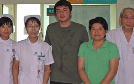 Erik with the hospital staff