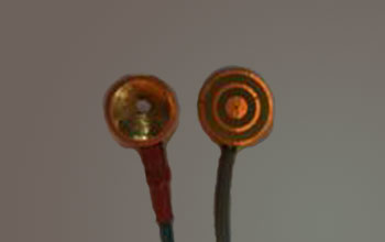 image of tripolar ring electrode and conventional electrode, side by side