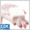 Las manos limpias ayudan a prevenir la propagación de enfermedades infecciosas, como la influenza. Este podcast explica la manera correcta de lavarse las manos.