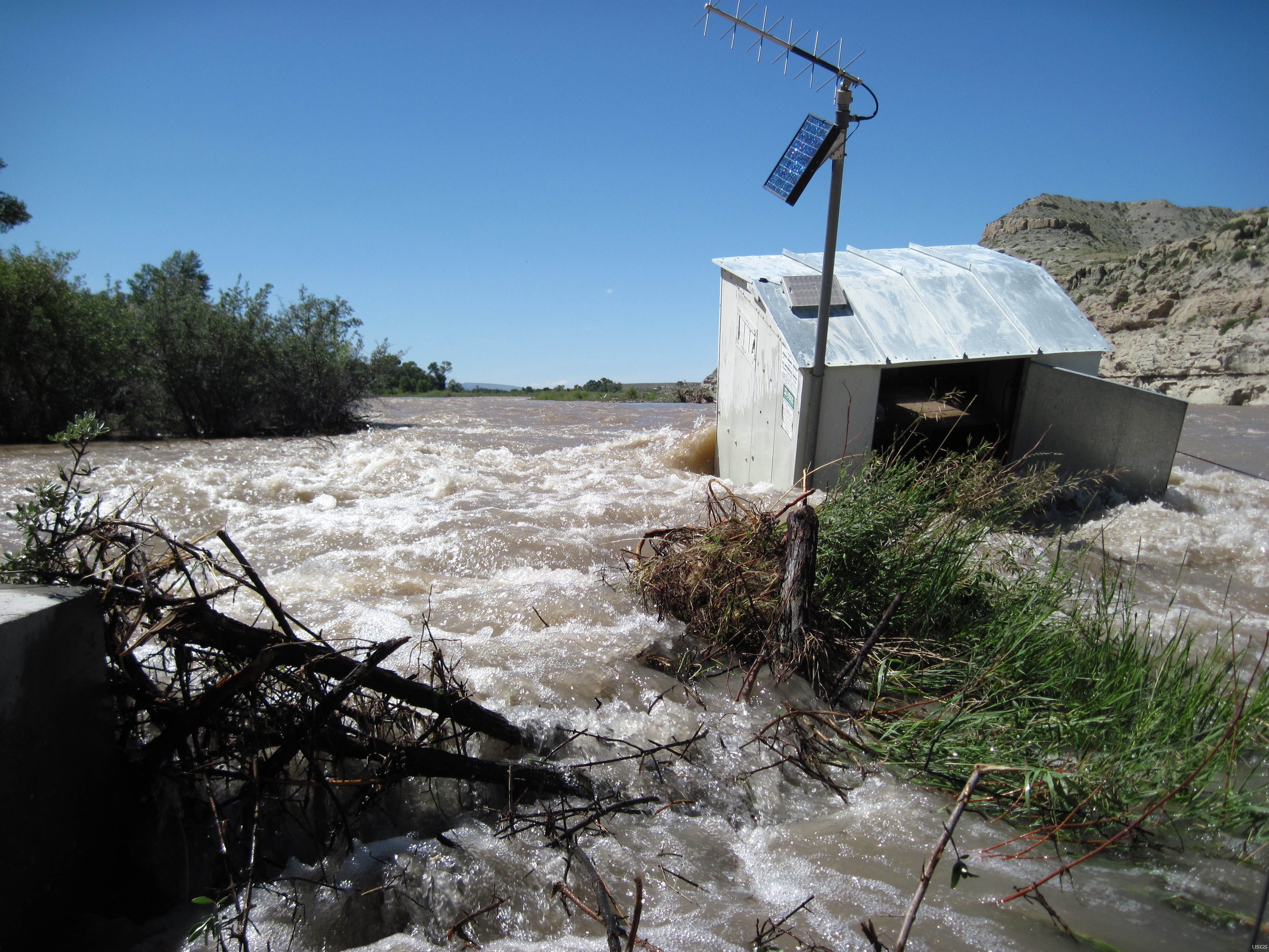 Gagehouse at 06225500 Wind River near Crowheart WY right before it washed away.