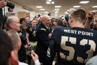 Chief of Staff Congratulates Army Football Team on