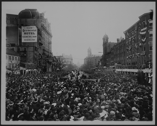 The mob closes in on the suffrage parade. March 3, 1913. (   Library of Congress   )