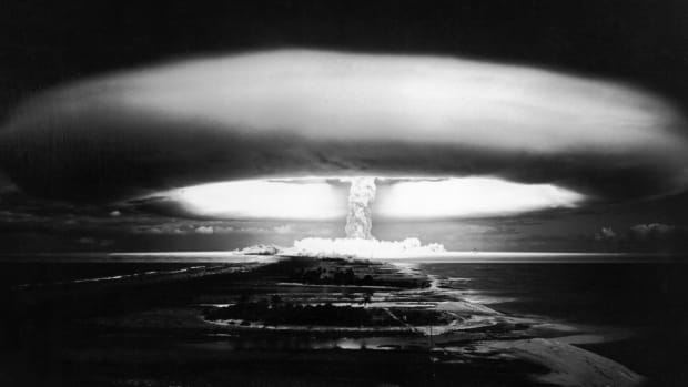 a-nuclear-explosion-at-mururoa-in-france-on-october-30-1971