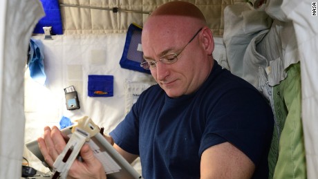 NASA Astronaut Scott Kelly performs the Fine Motor Skills Test as part of his One-Year Mission. This task tests Kelly&#39;s ability to use his fine motor skills - pointing, dragging, shape tracing, and pinch-rotate -- on an Apple iPad after extended time in space.
Credits: NASA
