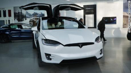 NEW YORK, NEW YORK - JANUARY 30: A tesla vehicle is displayed in a Manhattan dealership on January 30, 2020 in New York City. Following a fourth-quarter earnings report, Tesla, the electric car company, saw its stock surge to another record high Thursday that blew past estimates, giving the leading maker of electric vehicles a market valuation of $115 billion. Shares of Tesla (TSLA) rose 10.3%, closing at 640.81, a new closing high. (Photo by Spencer Platt/Getty Images)